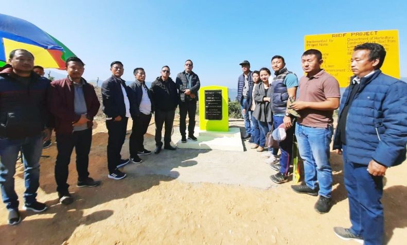 Minister for Health and Family Welfare S Pangnyu Phom and others during the inauguration of the Horti link road under the RIDF project at Etayongsho and Chichemleiven on January 28. (DIPR Photo)